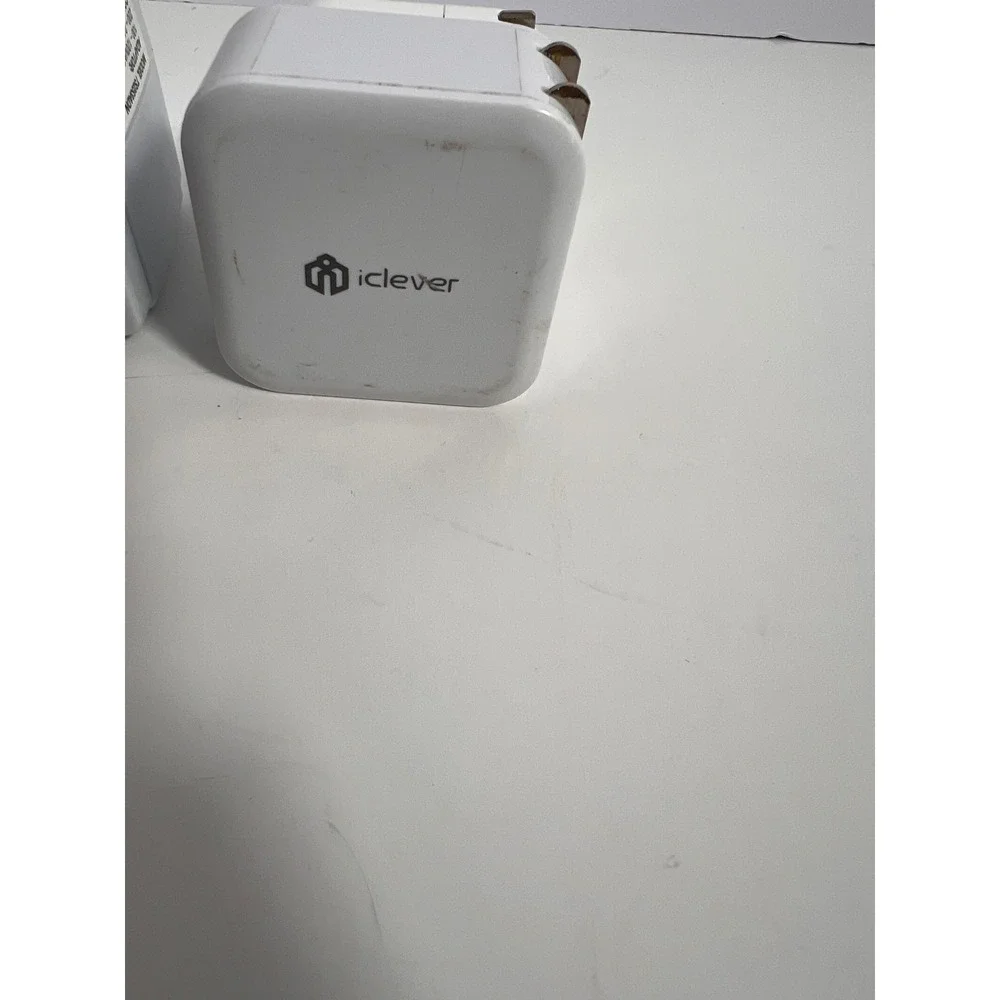 Travel Smart TS253ADN Worldwide Travel Adapter &‎ iClever USB Charger